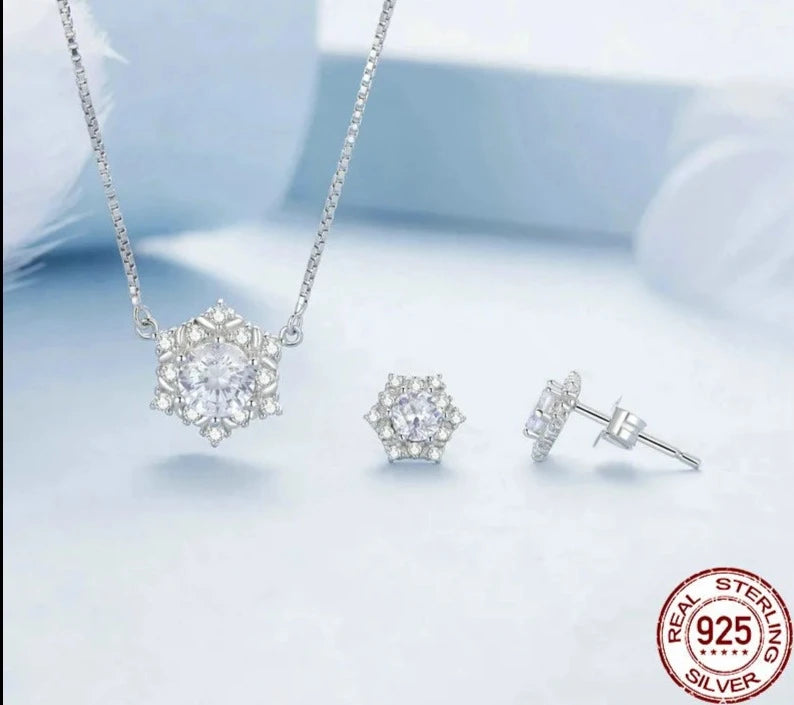 LUX Snowflake Pendant Necklace Shiny Zircon Neck Chain